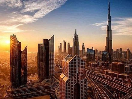 UAE forecasts hot weather with rain chances returning early this week
