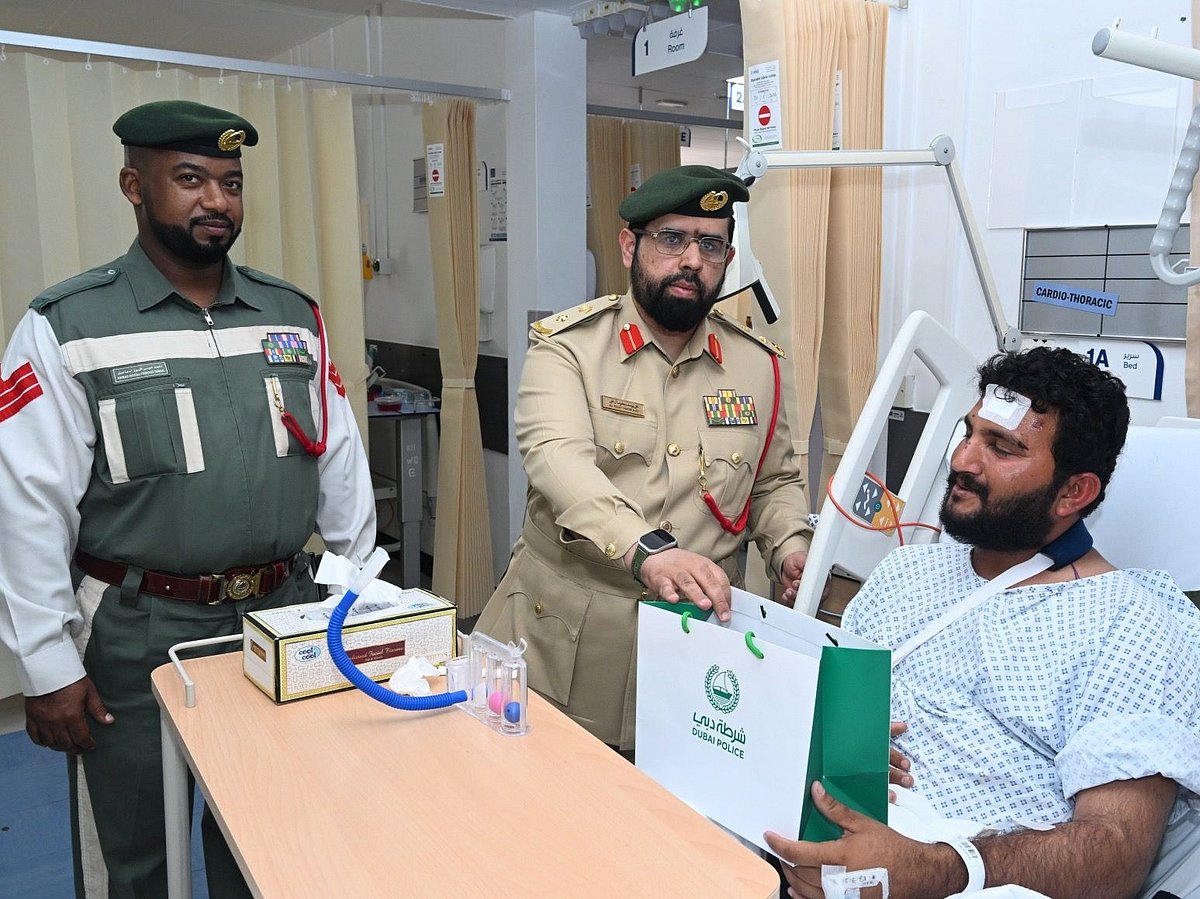 Dubai Police Visit Road Accident Victims at Rashid Hospital