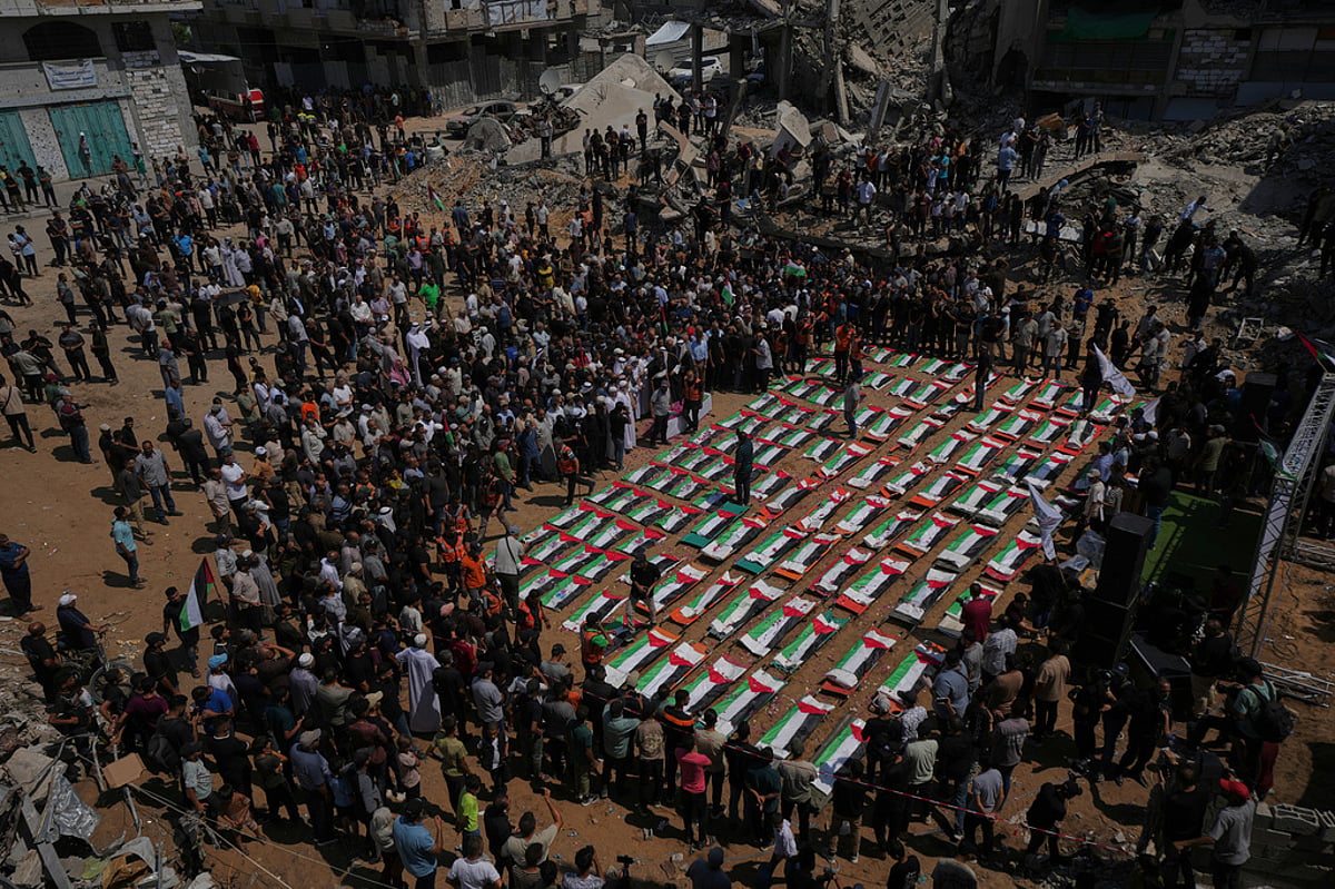 Mass Funeral Held for 112 Bodies Recovered in Gaza