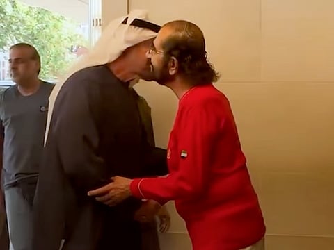 The footage, widely shared across X, Instagram and other platforms, shows the two leaders exchanging a warm greeting during a meeting in the British capital.