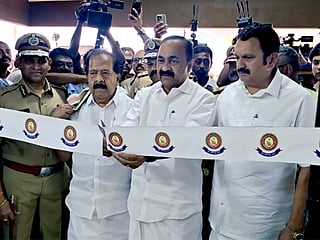 Kerala Chief Minister VD Satheesan (centre) inaugurates the 'My Police Station' initiative at the Peroorkada police station, in Thiruvananthapuram.