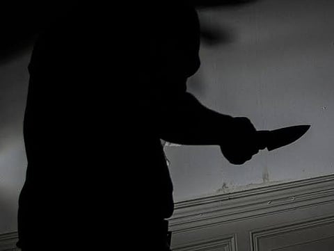 The victim suffered one stab wound to the back and three to the thigh and was taken to Mabarra Maadi Hospital in critical condition. 