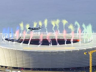 See: Airlink jets’ low flypast over Cape Town stadium 