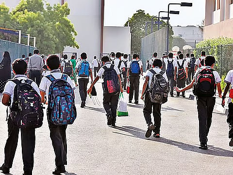 The phased return allows schools to welcome students in stages and help them transition from the holiday routine to the structure of the school day.