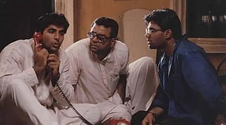 Akshay Kumar, Paresh Rawal and Suneil Shetty in Hera Phera. 