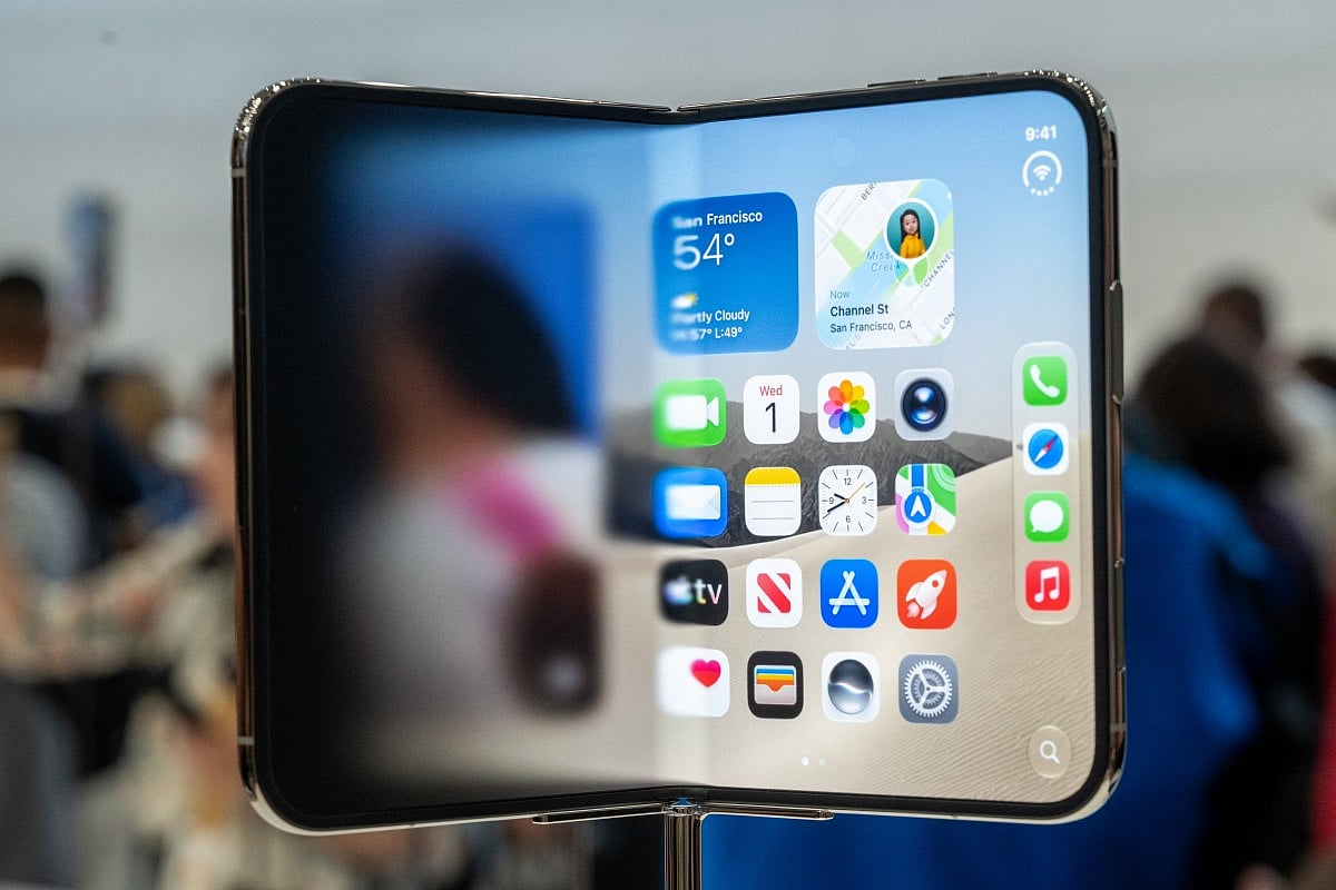 Apple opens iPhone Duo pre‑orders in UAE for October 16