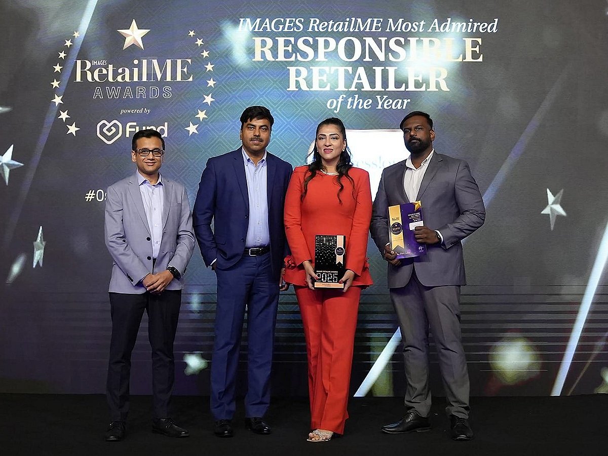 Xpressions Chairperson Rashmi Kalwani Pandya (centre), Chief Sales Officer Rahim Meethale and Head of Marketing Rakesh Ramakrishan (right) at the presentation of the IMAGES RetailME Most Admired Responsible Retailer of the Year 2026 award.