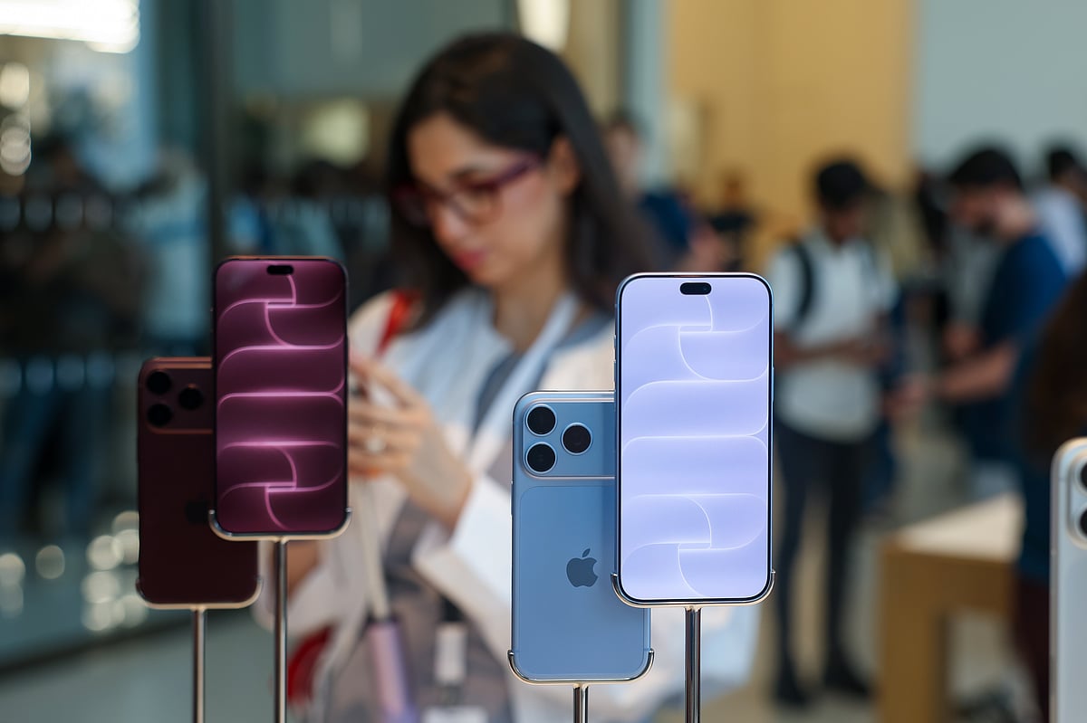 Shoppers at apple store in Dubai mall as the iPhone 18 Pro and iPhone 18 Pro Max went on sale in stores across the UAE on Fridayday, September 18.