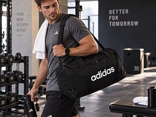 A well-designed gym bag keeps workout essentials organised and easy to carry, making the transition from work or home to training that much simpler.