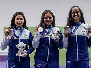 Elavenil Valarivan, Sonam Maskar and Vidarsa Vinod with silver medal.