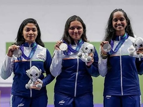 Elavenil Valarivan, Sonam Maskar and Vidarsa Vinod with silver medal.
