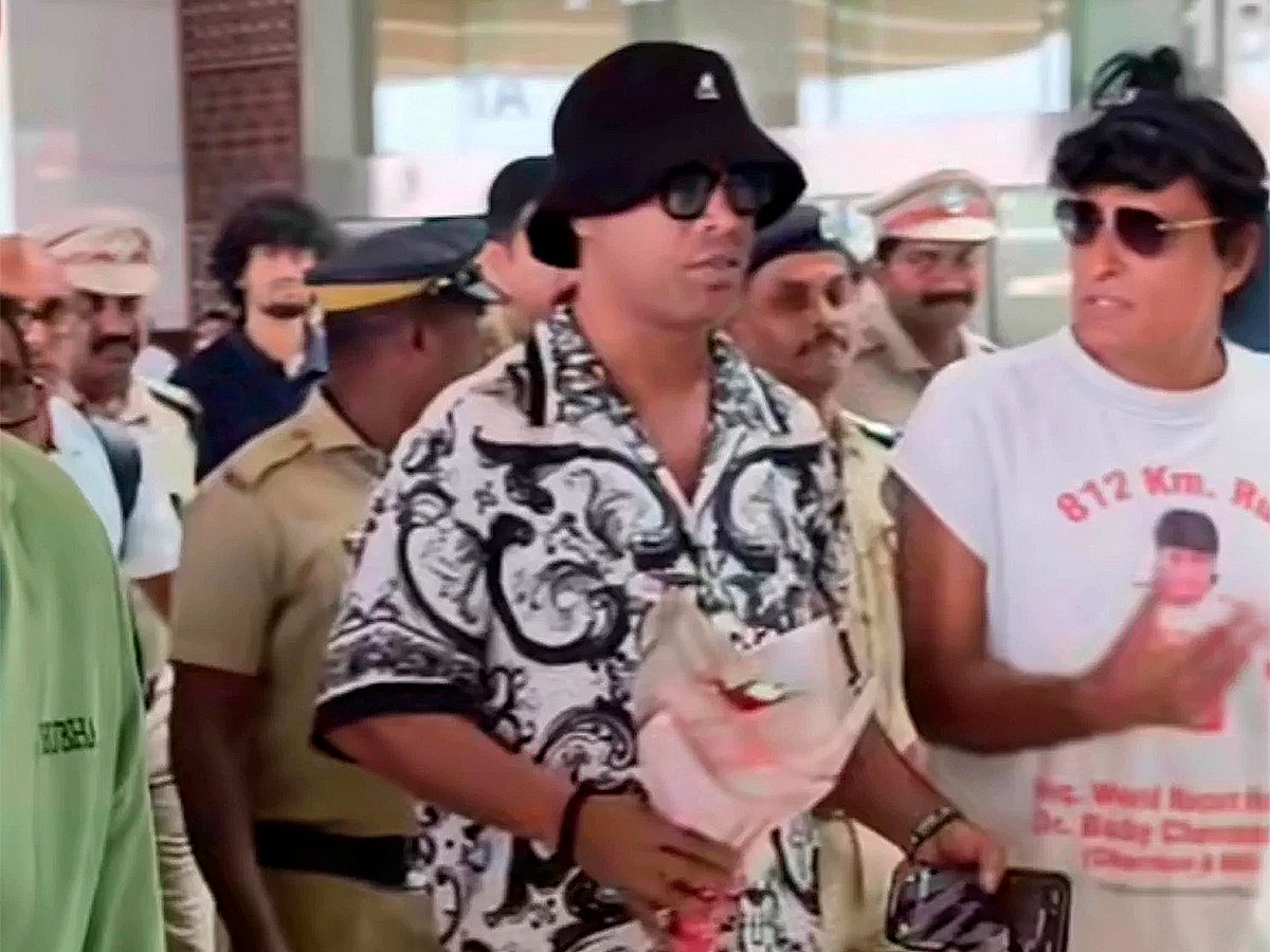 Brazilian football legend Ronaldinho arrived in Kochi ahead of the much-anticipated fixture.
