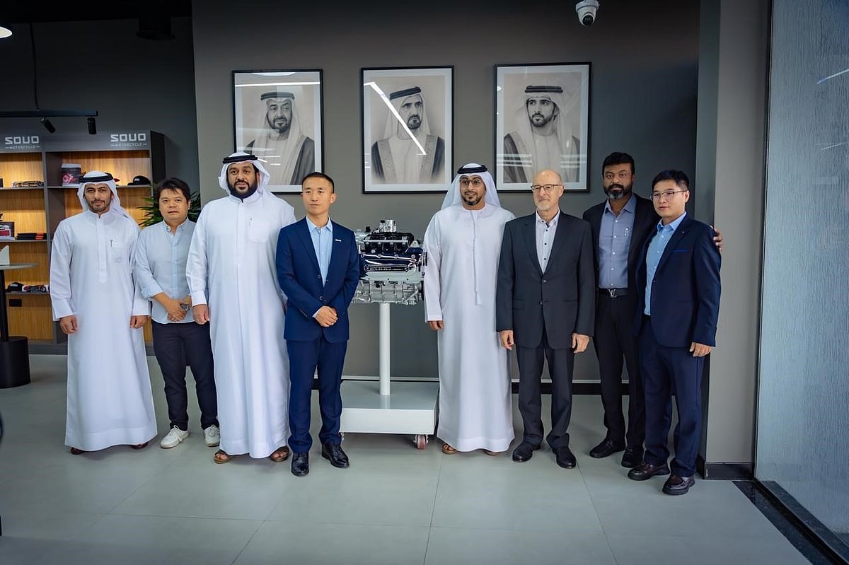 (From left) Hasher bin Subaih, biker, Benny Zhou, Director IBD
Nasser Saeed Lootah, Chairman, N S Lootah Group; Victor Zhao, CEO, GWM SOUO; Abdulla Alaraidi, General Manager, N S Lootah Motors; Uwe Moser, Chief Technical Engineer GWM SOUO
Rajwanth Ben, CEO, N S Lootah Group, and Miles Liu, Overseas Director, GWM SOUO, during the launch event in Dubai.