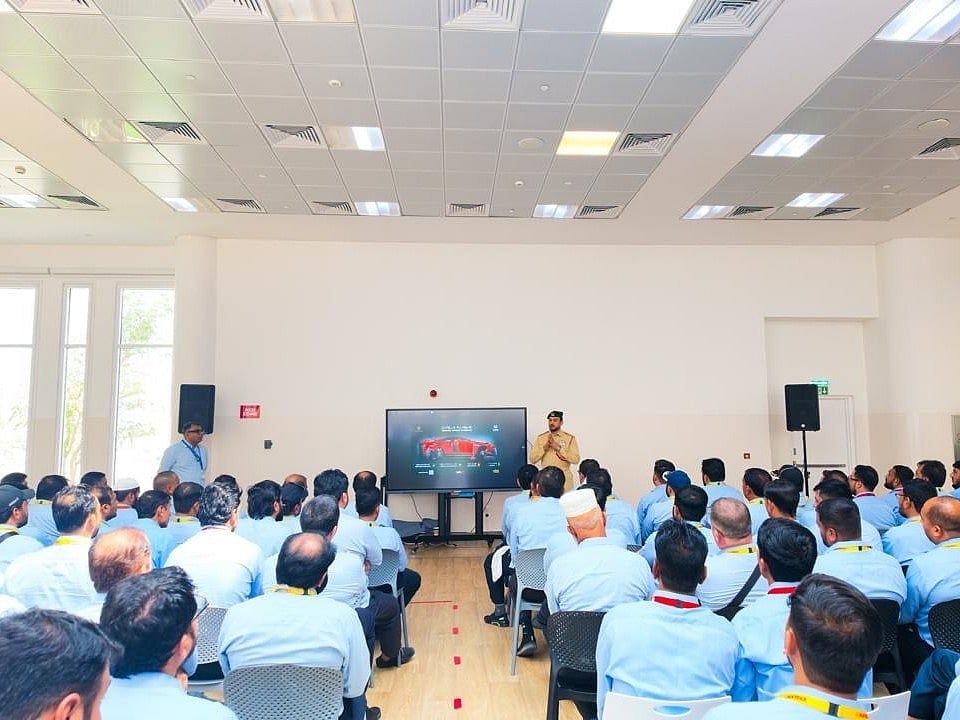 Dubai Police trains 476 school bus staff to strengthen student safety.