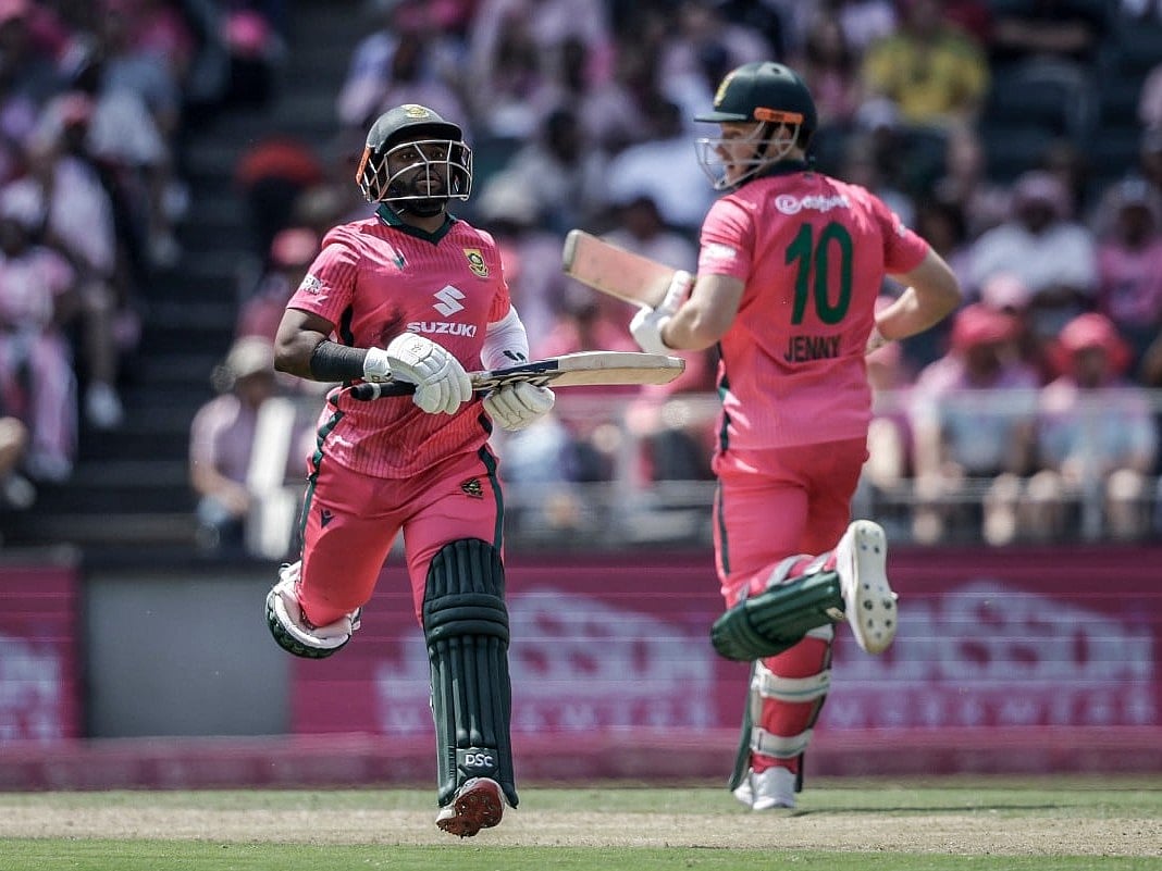South Africa's Temba Bavuma (L) and David Miller (R) run between the wickets during the second ODI against Australia at the DP World Wanderers Stadium in Johannesburg on September 27, 2026.