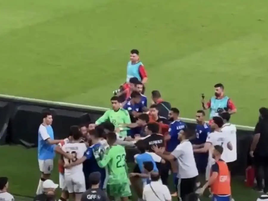 The confrontation began while players were leaving the pitch and escalated after an initially heated exchange between several members of the two teams. 