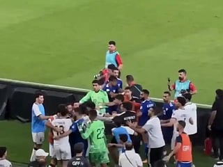 The confrontation began while players were leaving the pitch and escalated after an initially heated exchange between several members of the two teams. 