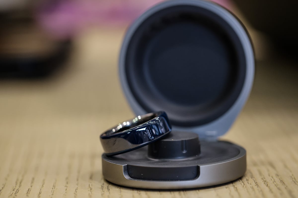 Health and fitness ring-maker Oura Inc. will delay its planned initial public offering on Nasdaq due to uncertainty in the market for first time offerings.