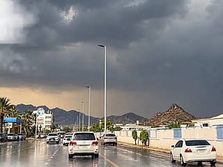 UAE enters autumn transition with cooler temperatures and increased chances of rain, marking the end of summer heat.