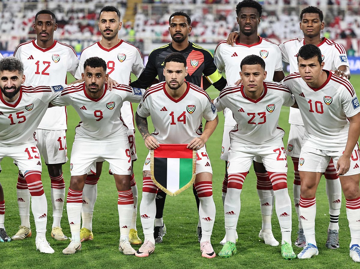 UAE football team posing 