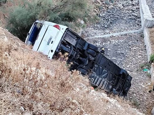 One person died after sustaining serious injuries, while 40 others were injured in the crash. 