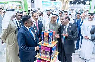 H.H. Sheikh Hamdan bin Mohamed bin Zayed Al Nahyan, Deputy Chairman of the Presidential Court for Special Affairs, during his visit to the Lulu stand at Global Food Week 2026 at ADNEC Centre Abu Dhabi. Yusuffali M.A., Chairman of Lulu Group, briefed His Highness on AWWAL and Lulu’s wider initiatives to promote UAE-grown and locally produced products and support the UAE’s food security priorities.