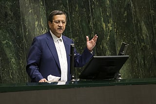 Iran economy won't collapse, says central bank chief