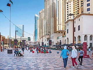 Accommodation on roads with a tourism or commercial character will be limited to families.