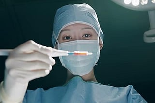 Kim Ji-won in Doctor X. 