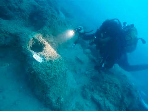 Researchers have discovered what they believe is the world's oldest shipwreck, off the coast of Turkey.