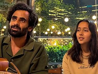 Lahore-based singer Mohsin Lashari and Shanzy Sial performed an acoustic rendition of the Saraiki folk song ‘Chalre Chalre Waal’