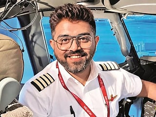 The captain explained that he was checking information on his computer, including flight timings, when he suddenly felt a powerful blow to the back of his head.