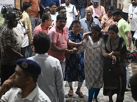 Eyewitnesses blame overcrowding and rain for tragic Kolkata pandal stampede