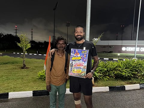 Hardik Pandya and fan