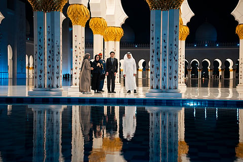 Prime Minister of Singapore visits Sheikh Zayed Grand Mosque in Abu Dhabi