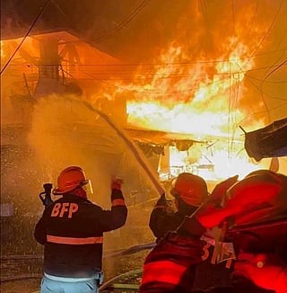 A massive fire broke out late at night on Saturday (Oct. 24) and into Sunday (Oct. 25, 2026) at the Sorsogon City Public Market.