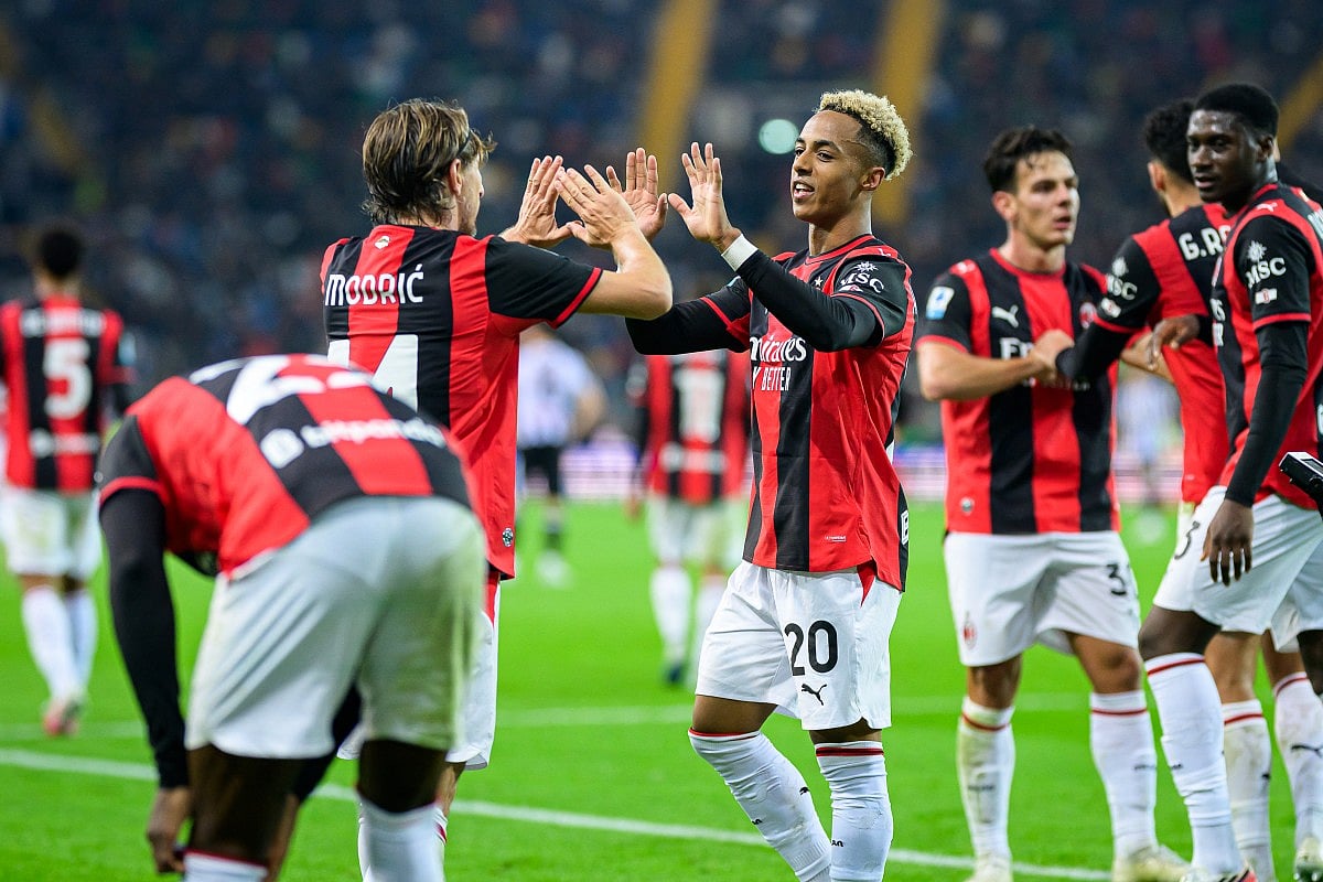 Milan’s English midfielder #20 Omari Hutchinson celebrates after scoring a goal during the Italian Serie A football match between Udinese and Milan at the Stadio Friuli in Udine on October 25, 2026.