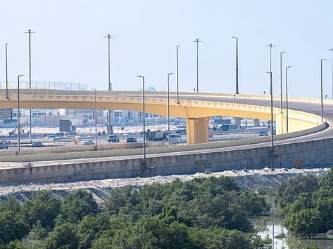 The project will involve the construction of a major interchange covering more than 166,000 square metres, with three tunnels, a network of ramps, roads and service corridors. 