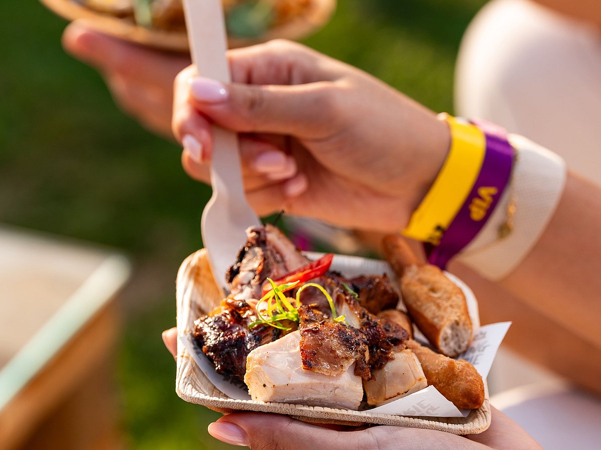 Each restaurant is expected to offer three to five tasting dishes.