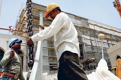 Workers are urged to drink at least one litre of water before starting work, consume at least two litres every two to three hours during the day, carry a two-litre water container, and increase salt intake during the summer to replace minerals lost through sweating.