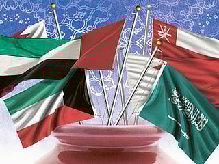 Saudi king invites Qatar emir to GCC summit