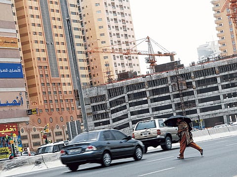 Lack of pedestrian crossings in Sharjah road leads to accidents