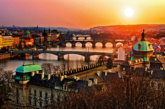 1.1371239-4246268541