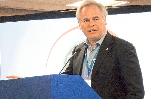 1.1090205-2253280697