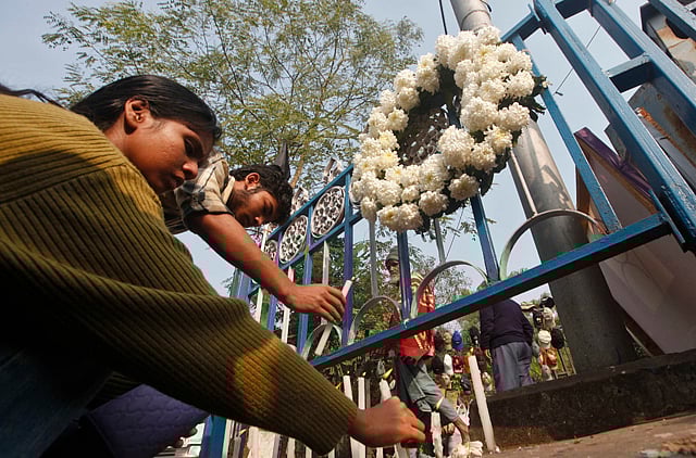 1.1127733-2423383235