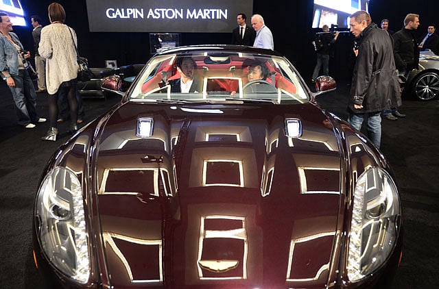 1.1115676-2833068659