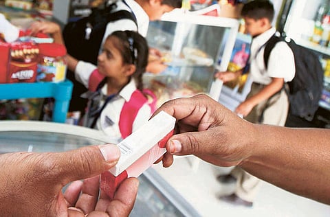 Tobacco stores are, moreover, required to display a warning sign for consumers in line with the forms approved by the National Committee for Combating Tobacco.