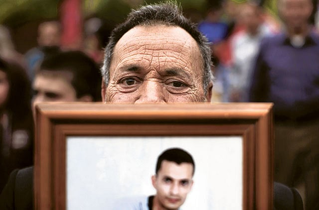 1.1010974-2098738608