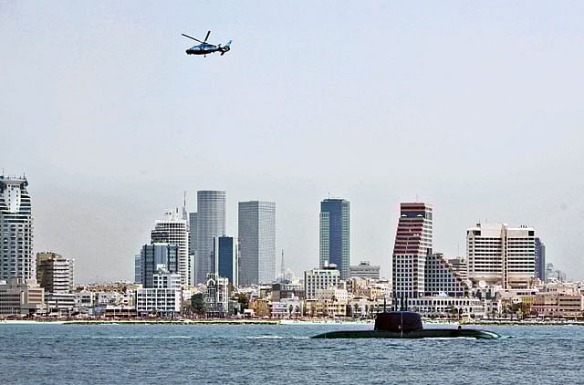 1.1021995-4158275261