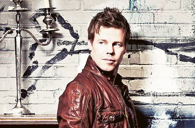 1.1040395-2558902303